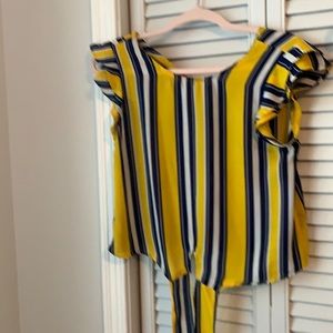 Cute tie at the bottom blouse